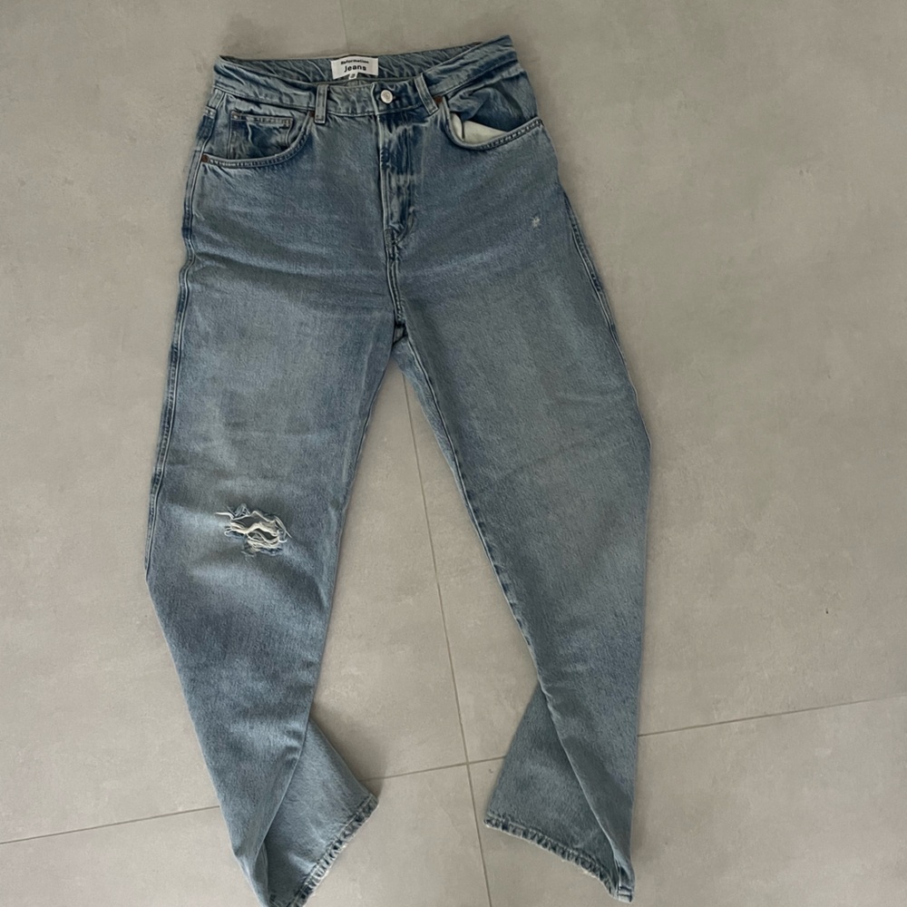 Reformation Val 90’s Mid-Rise Straight Jeans. Size 28